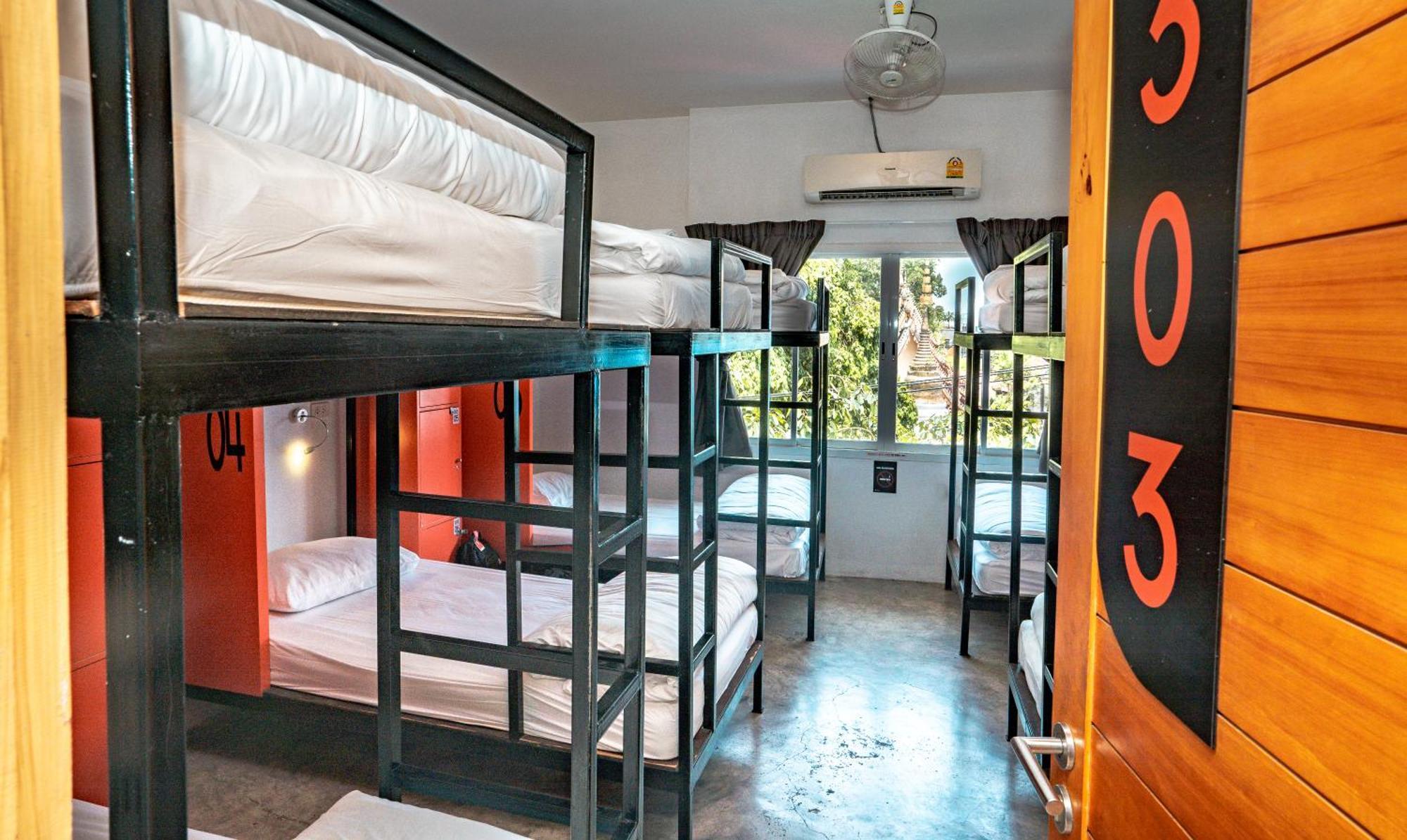 Hostel Mad Monkey *